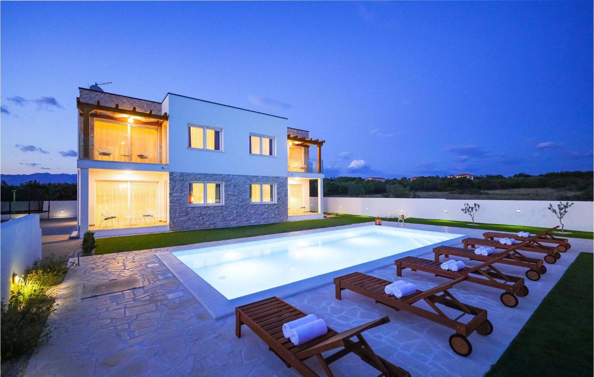 Stunning Home In Vrsi With Kitchen Exterior foto