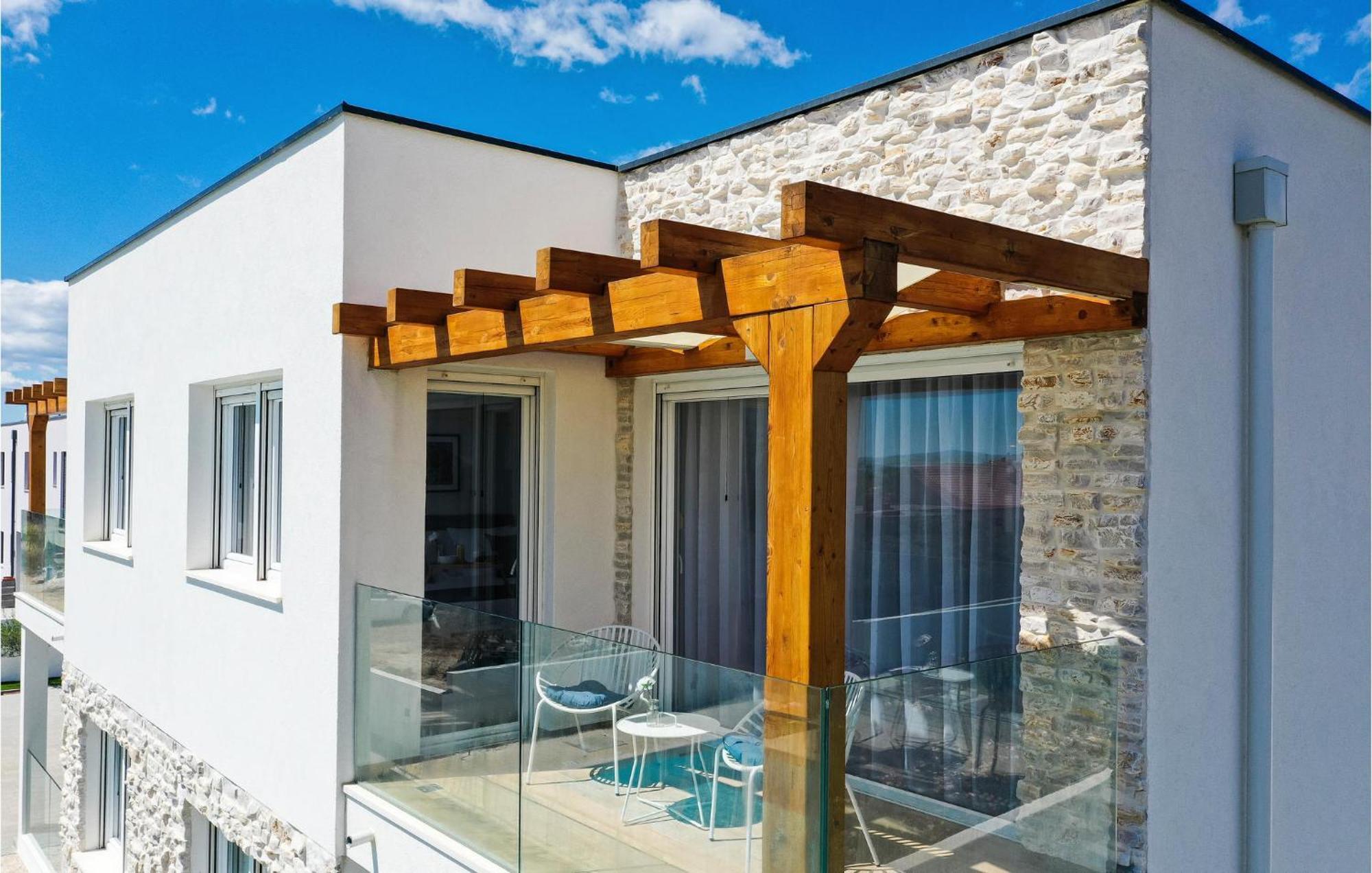 Stunning Home In Vrsi With Kitchen Exterior foto